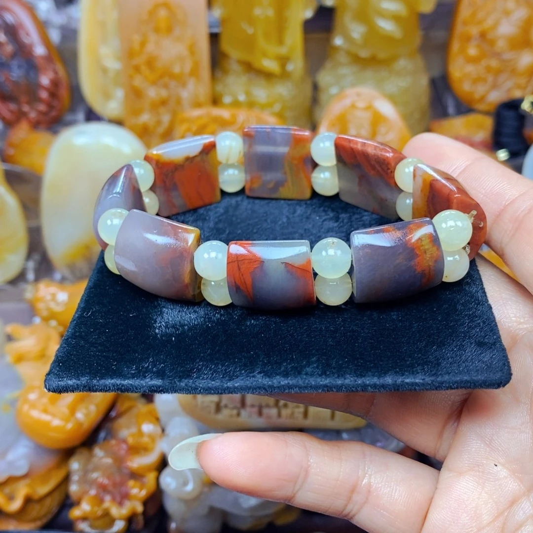 石英质玉（黄龙玉）未镶嵌颈饰