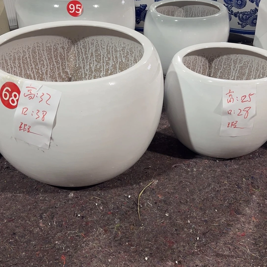 白色球球一套两个花盆