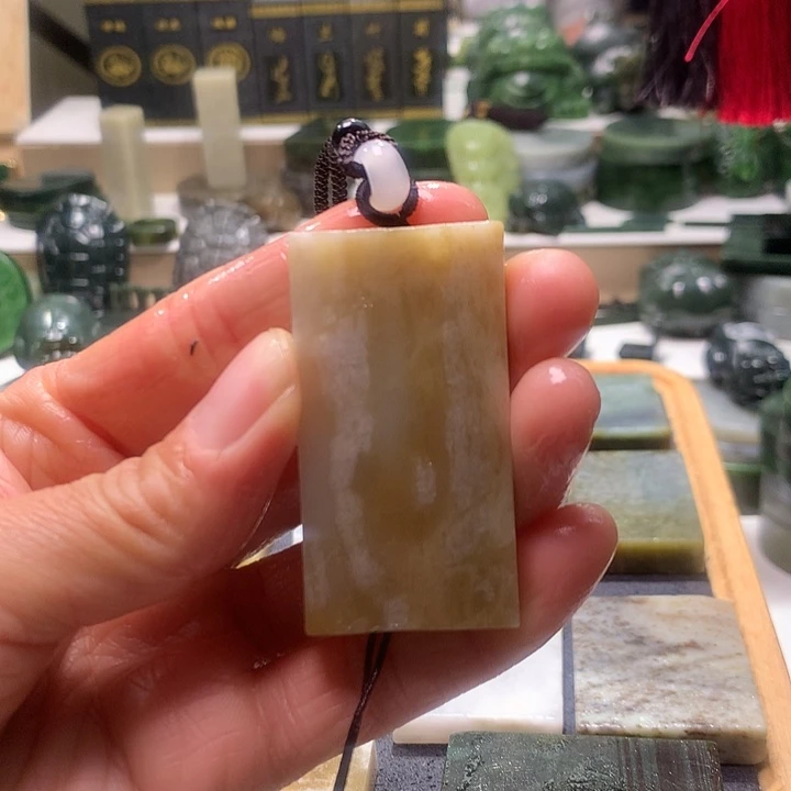 和田玉未镶嵌珠宝半成品