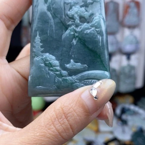 翡翠颈饰未镶嵌翡翠