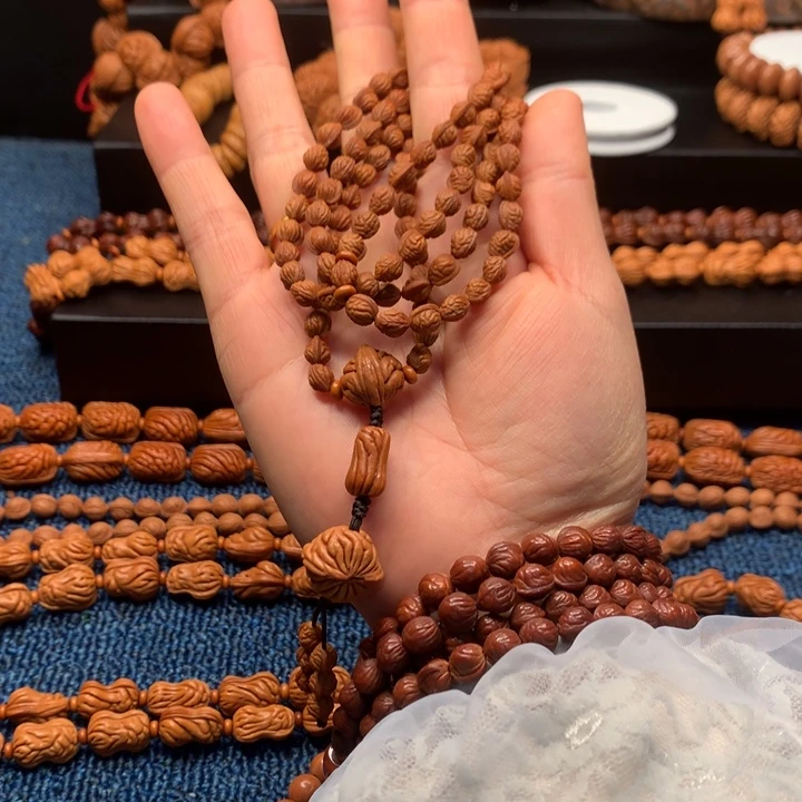 坏****的桃核脖挂