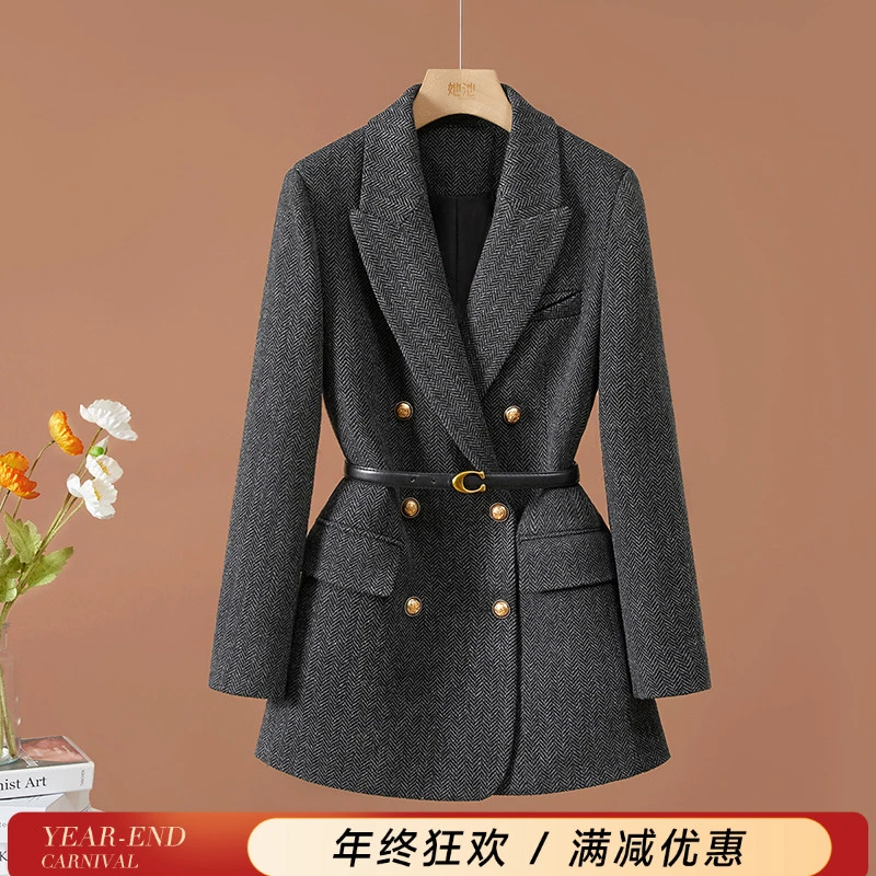 她池2025冬装新款女装双排扣中长收腰翻领绵羊毛外套T43B4428A