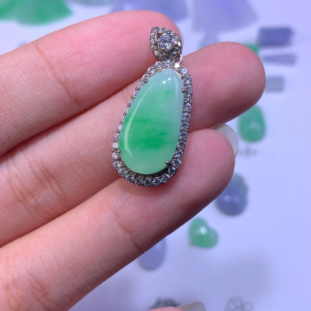 翡翠银S925镶嵌颈饰瓜