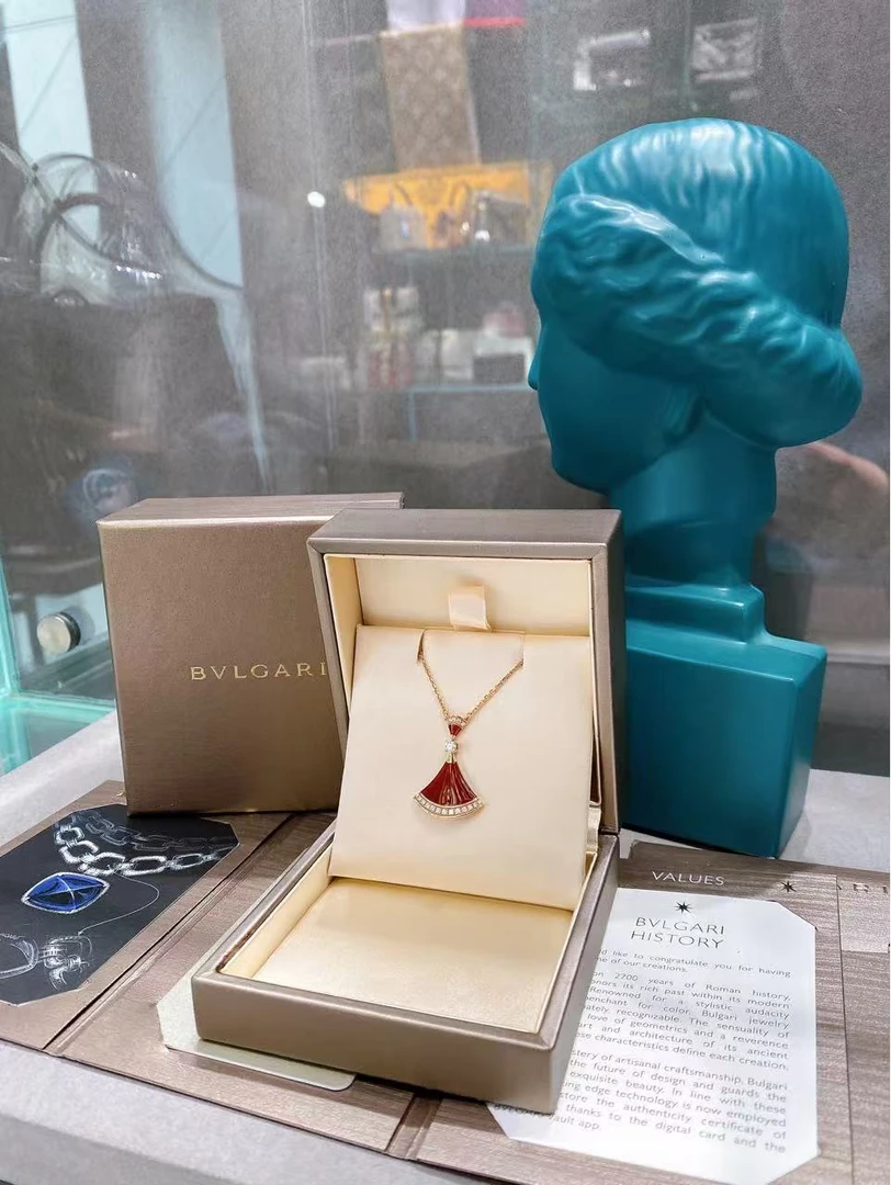 99新 BVLGARI/宝格丽 帝爵奢品宝格丽玫红玉髓扇子带钻项链