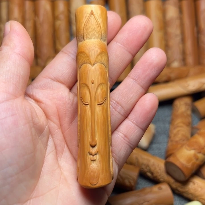 咖***蛋实心竹雕刻手把件
