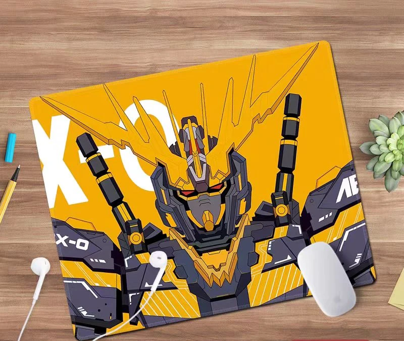 【星运模玩】高达图案鼠标垫附高达手办     莎莎   第一端