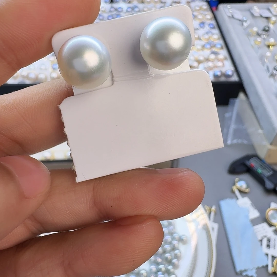 18K金镶嵌海水珍珠耳饰肥*嘟