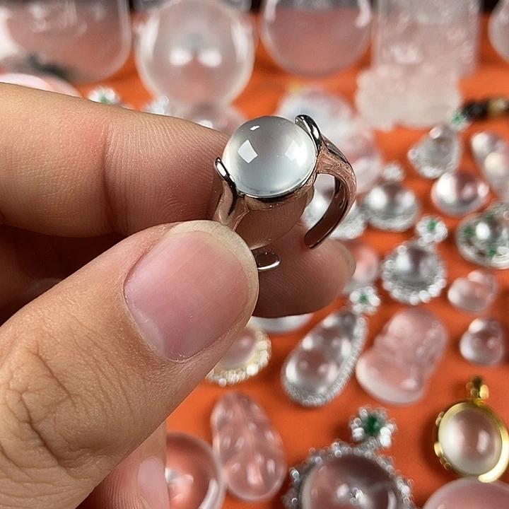 石英质玉合金颈饰戒指