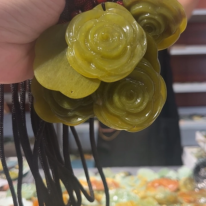 岫玉未镶嵌毛衣链