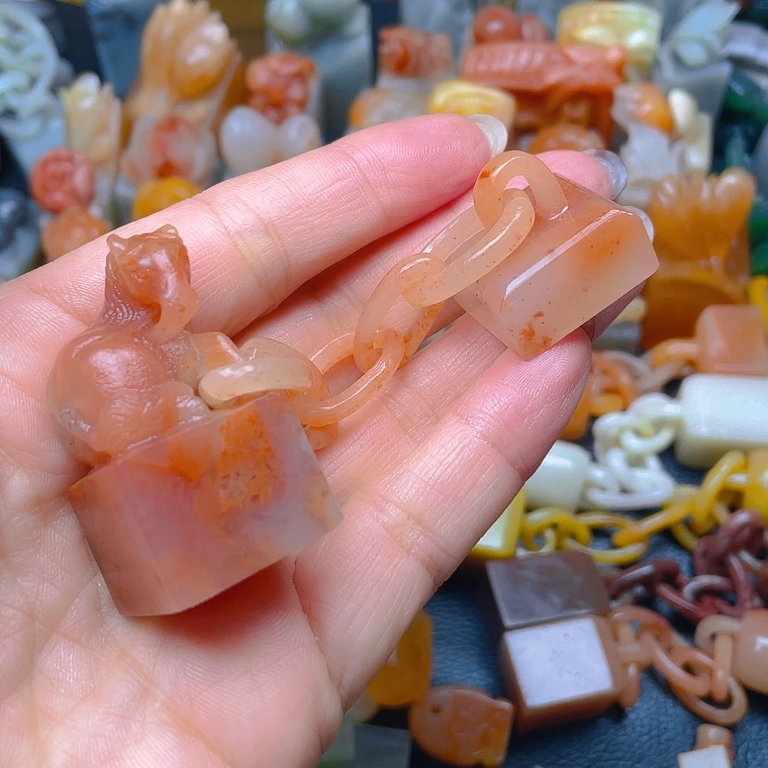 青田石印石桃花冻