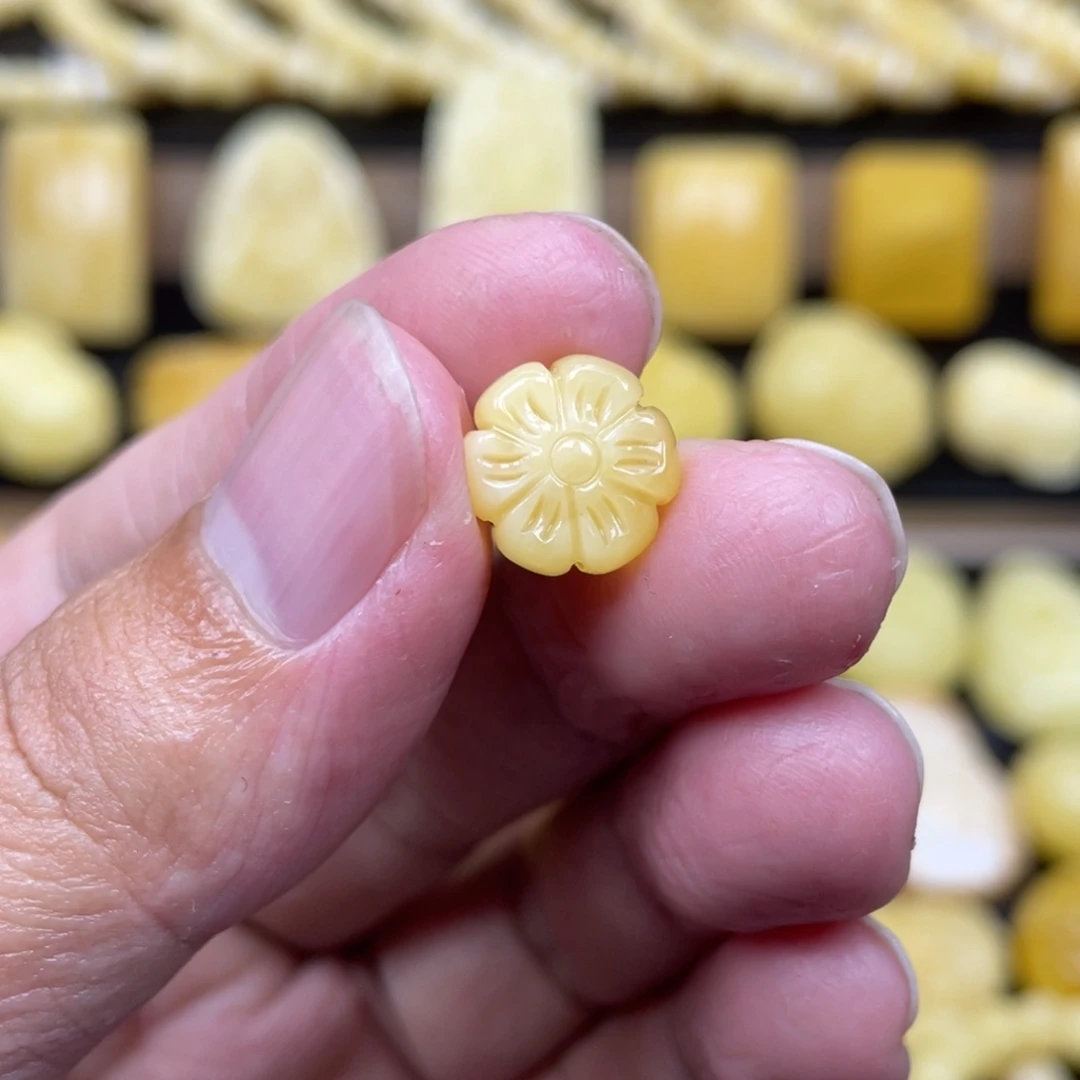 琥珀未镶嵌裸石琥珀蜜蜡