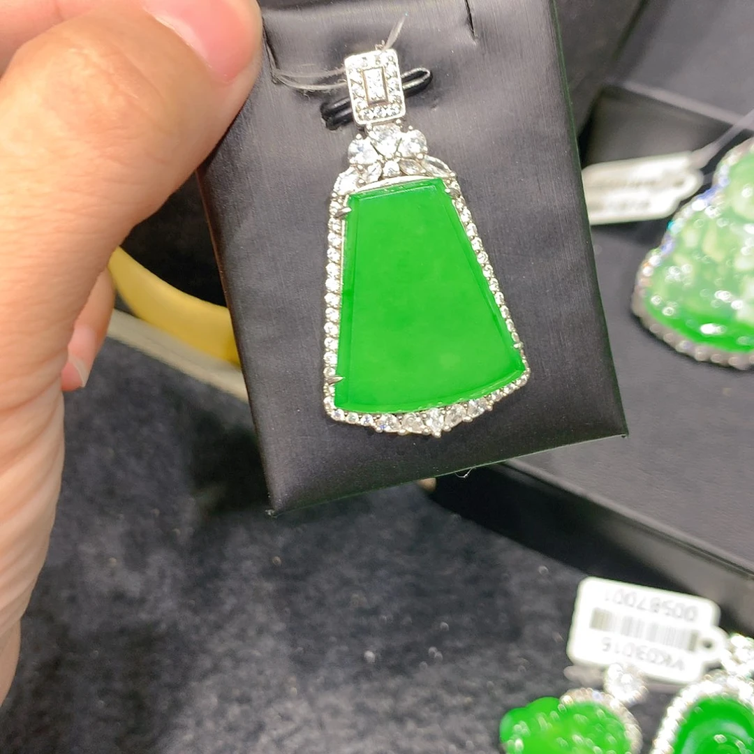 颈饰银S925镶嵌翡翠0008855