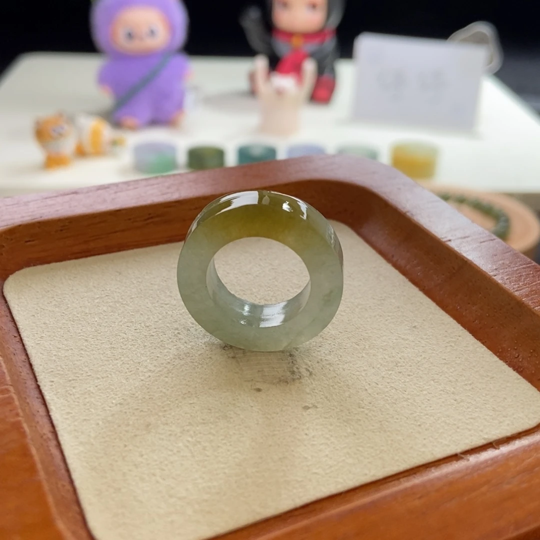 未镶嵌定制翡翠品质漏 一口糖