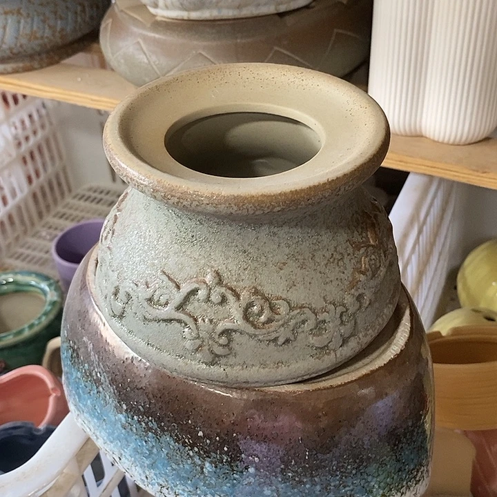 摆件陶盆有孔 瑕疵介意勿拍