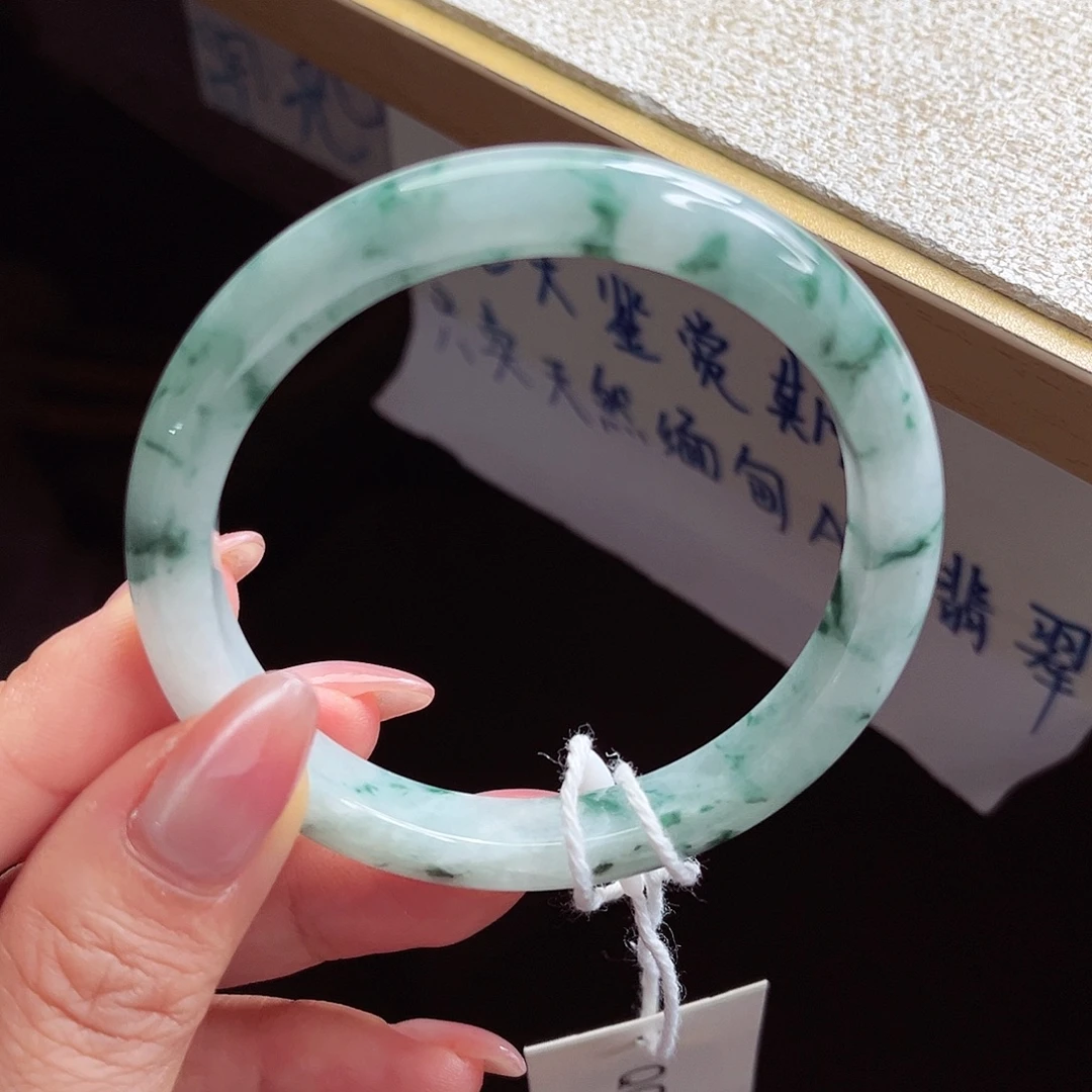 翡翠未镶嵌手镯手镯