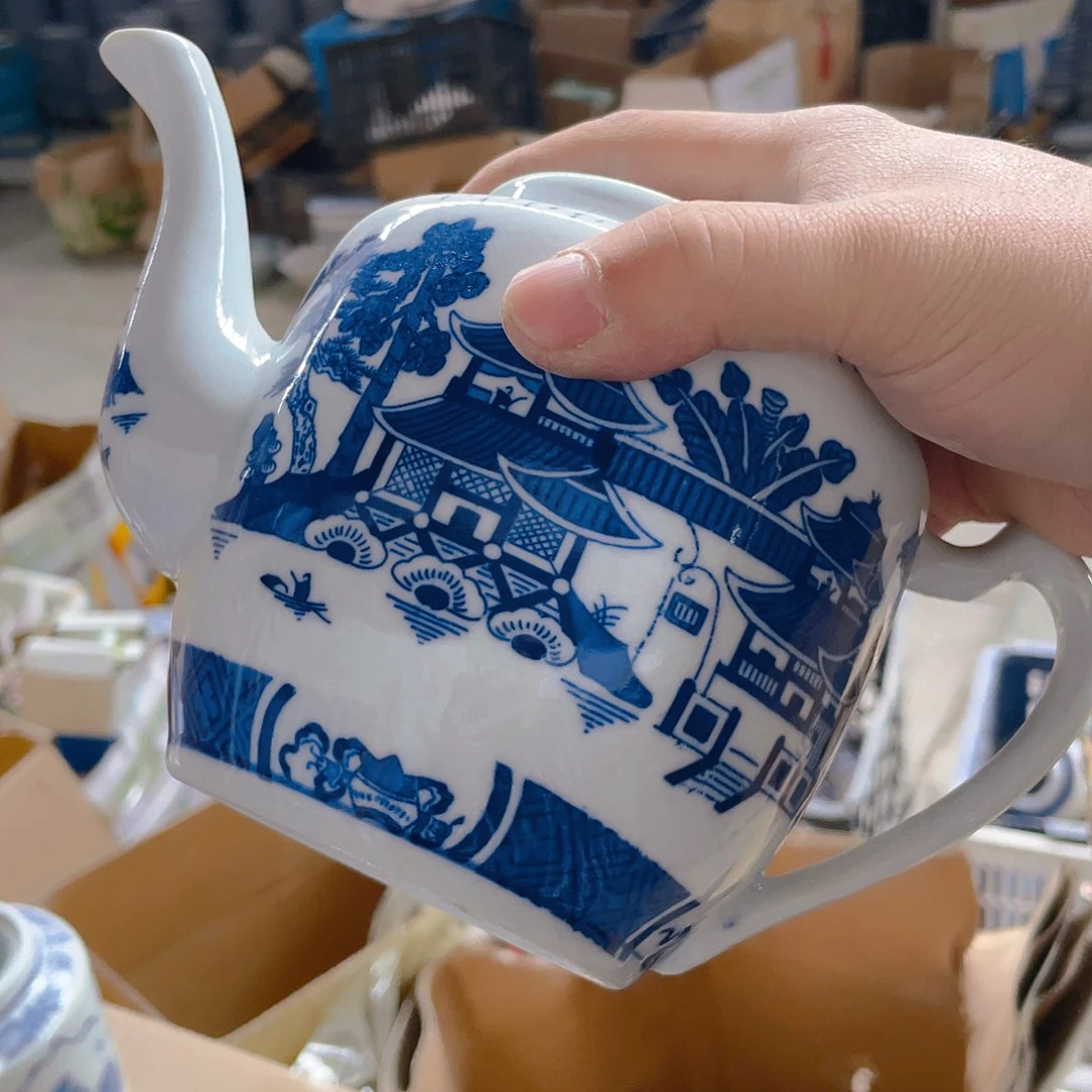 摆件景德镇青花玲珑瓷