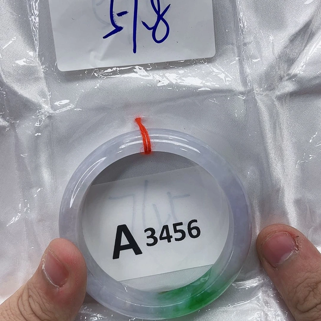 翡翠手镯未镶嵌多样性