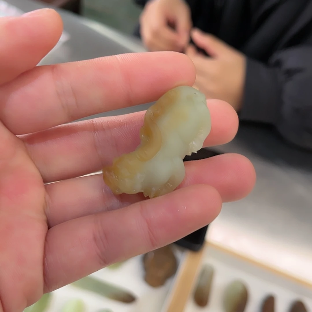 【闪购商品】颈饰未镶嵌和田玉（糖玉）