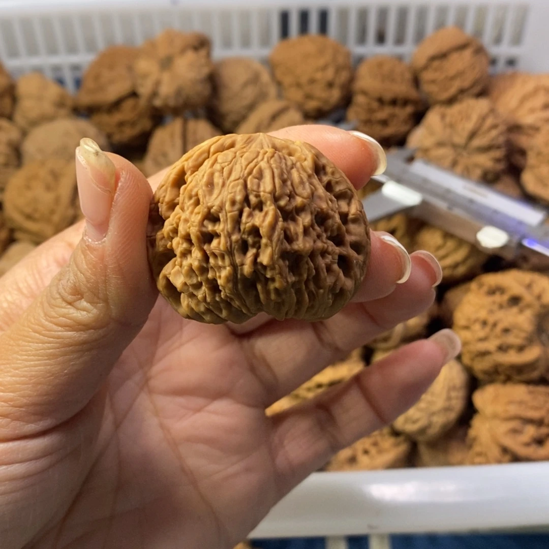 心***情文玩核桃吊坠南疆