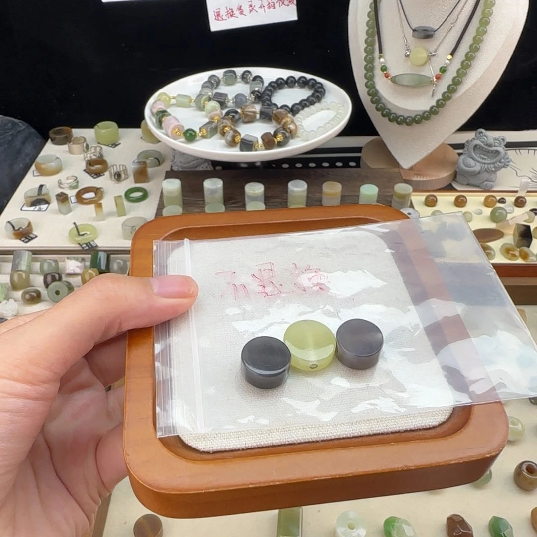 m***y和田玉（糖玉）未镶嵌珠宝奇石三颗福利不退换