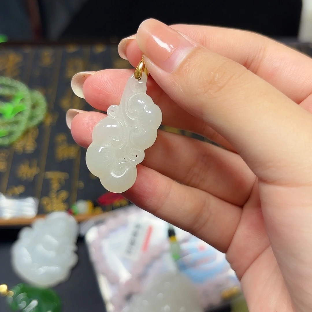 和田玉银S925镶嵌颈饰白玉灵芝