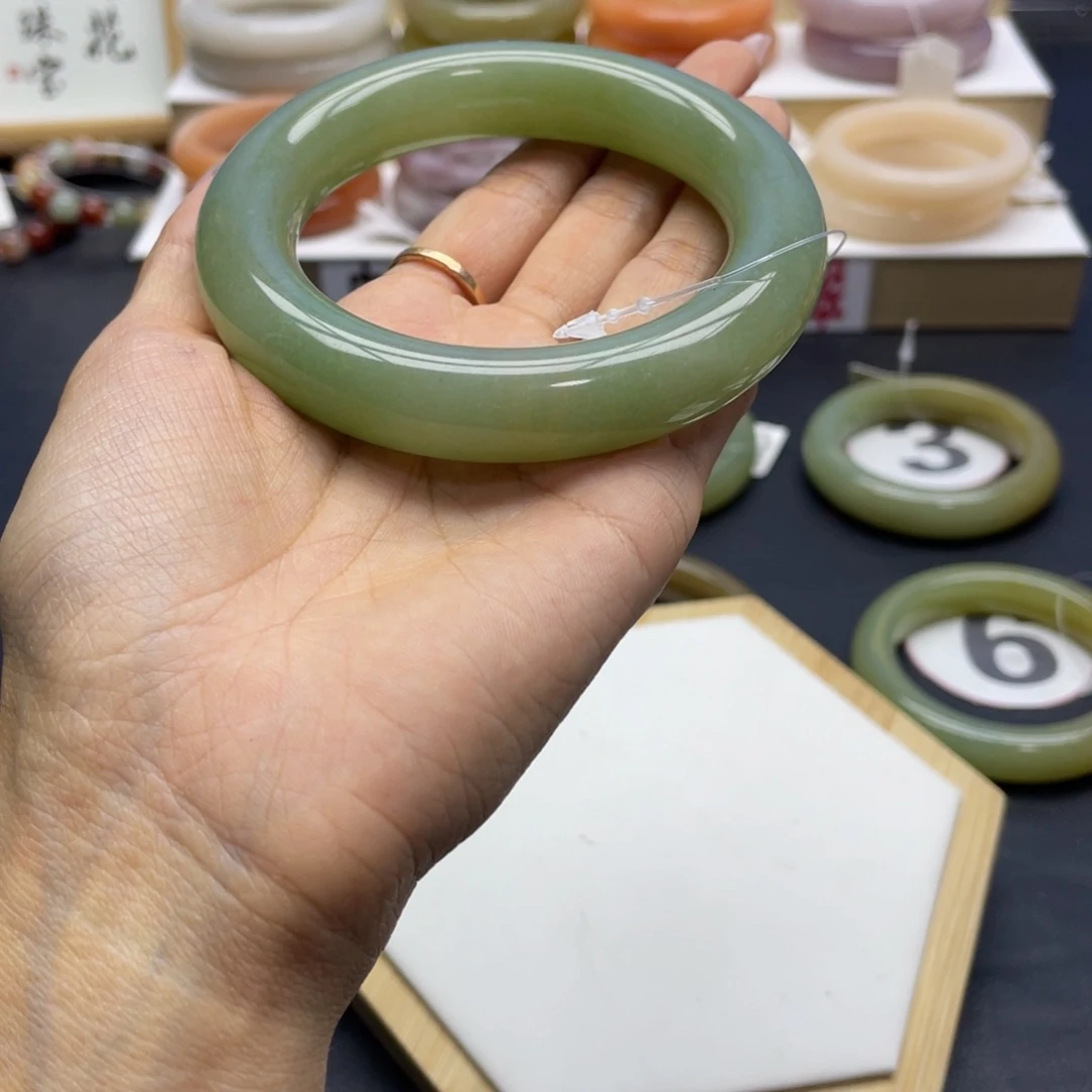 未镶嵌手镯石英岩玉嗯*