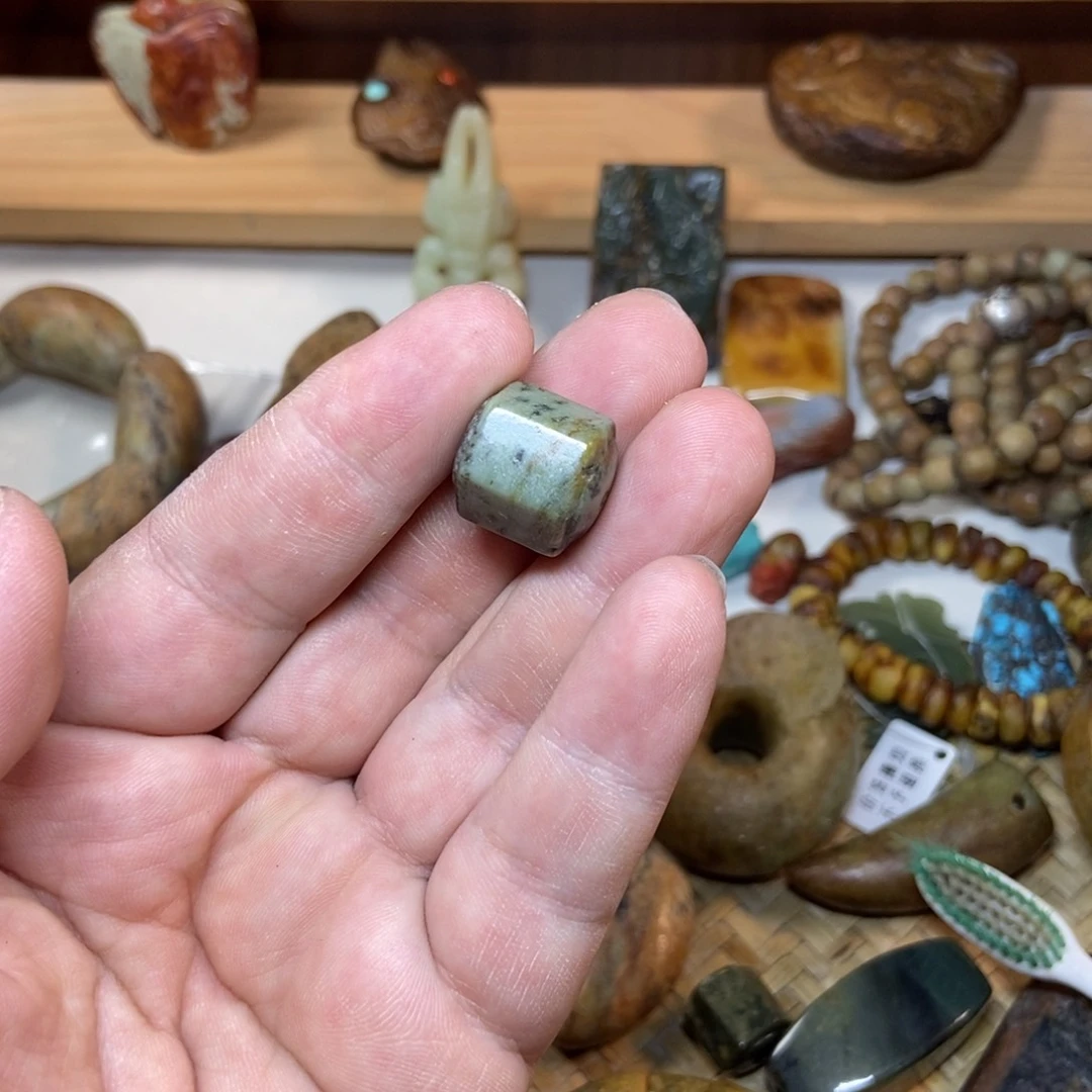 岫岩河磨玉（透闪石质玉）未镶嵌车挂