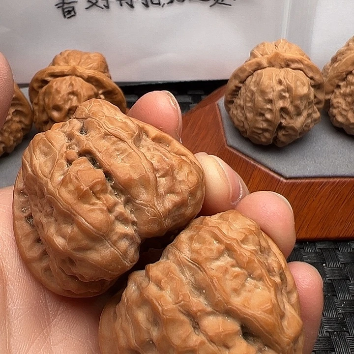 何***求文玩核桃吊坠蛤蟆