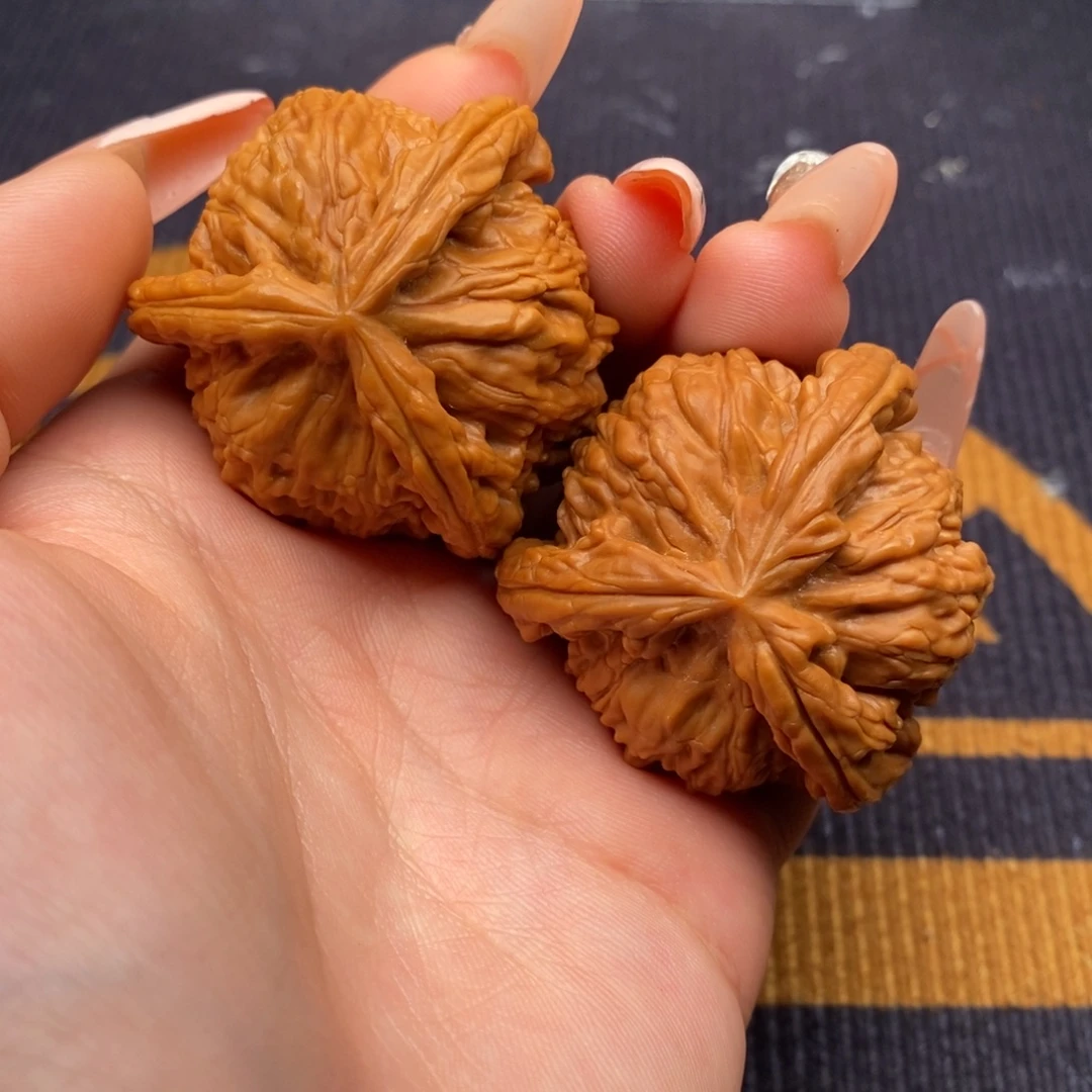 b***i吊坠文玩核桃白狮子