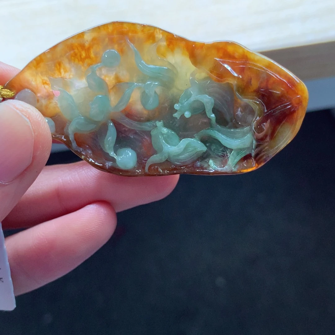 翡翠颈饰未镶嵌吊坠