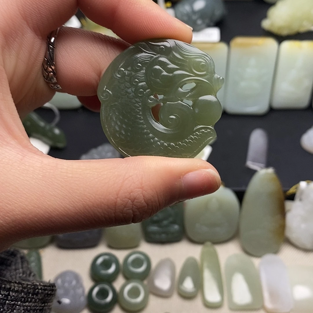 和田玉颈饰未镶嵌