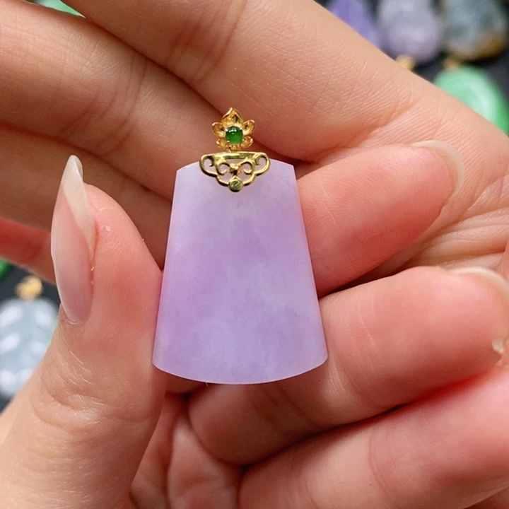 翡翠颈饰未镶嵌吊坠