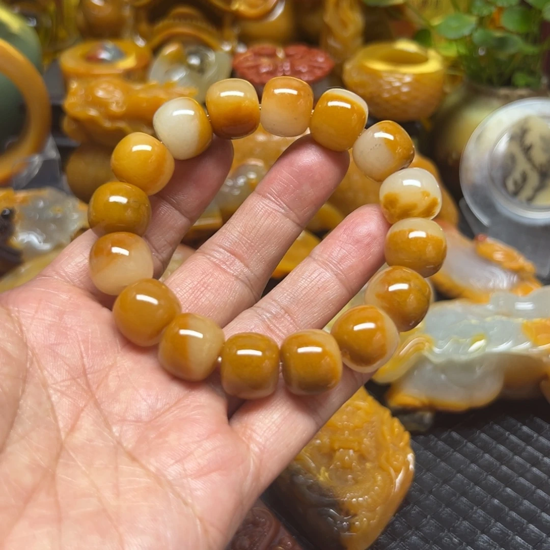 石英质玉未镶嵌颈饰