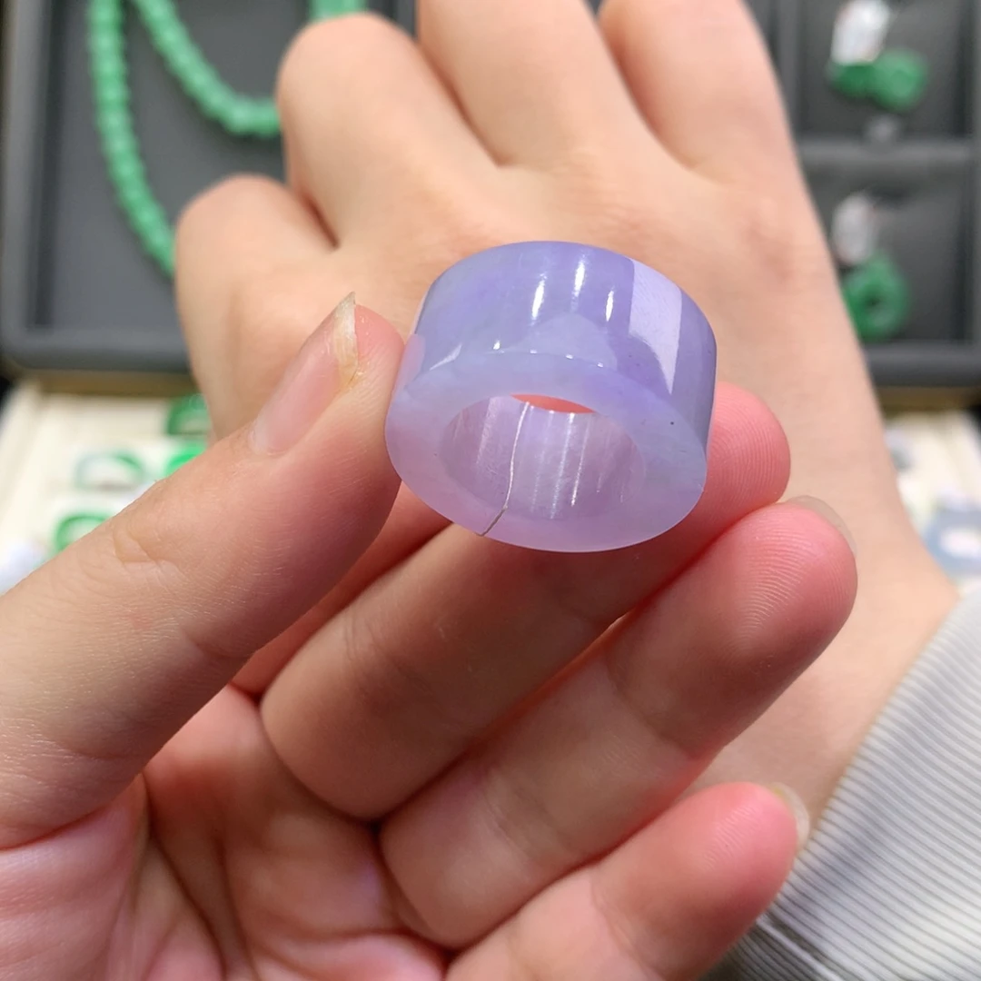 翡翠戒指未镶嵌翡翠