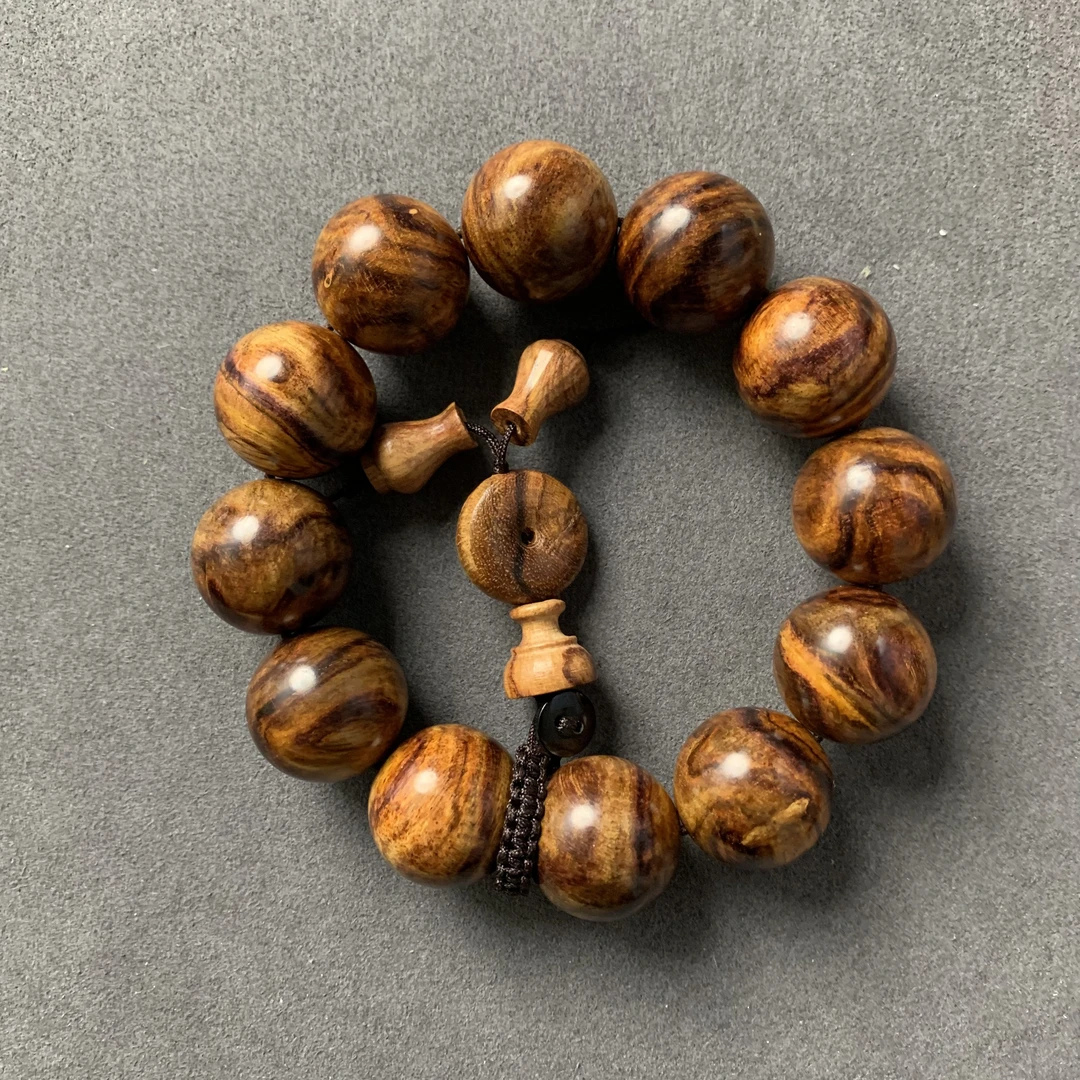 海南黄花梨手串佩戴