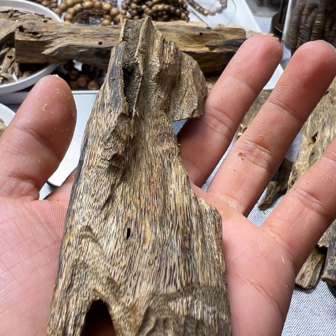 沉香碎屑沉香透顶绿27.5克