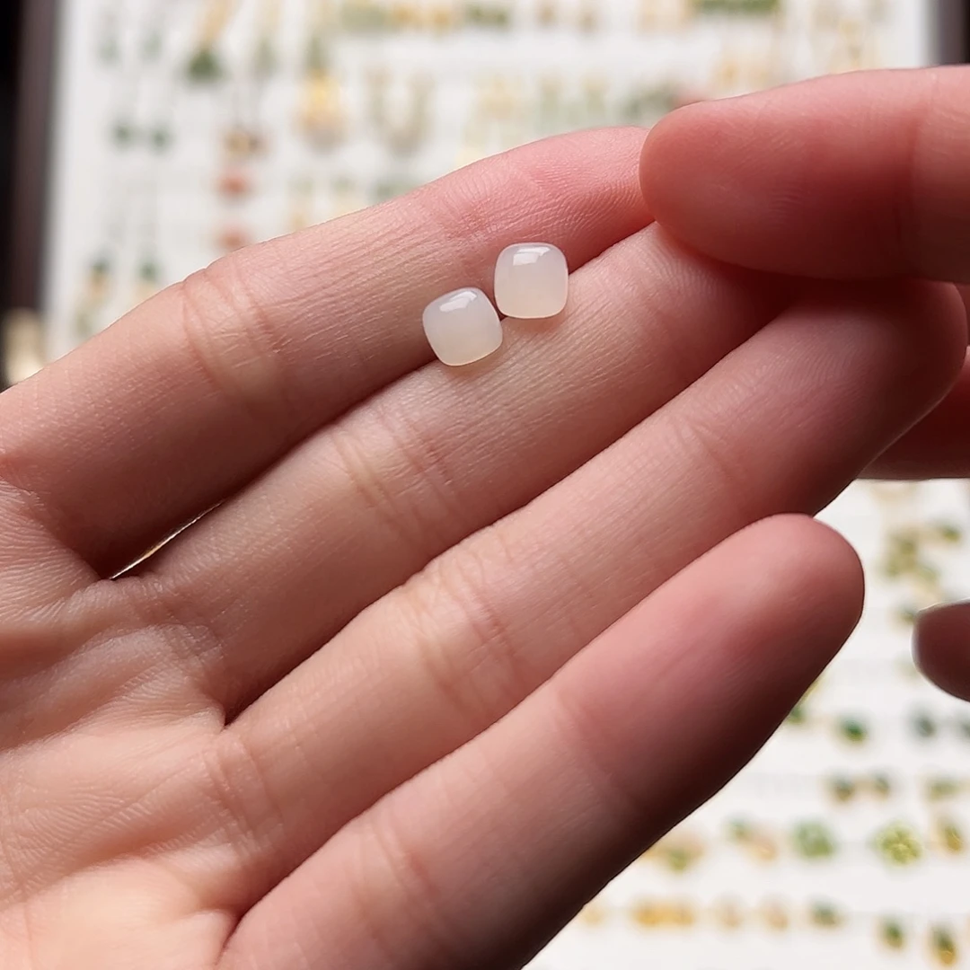 银S925镀金镶嵌和田玉耳饰