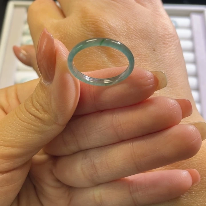 孟****翡翠未镶嵌戒指翡翠