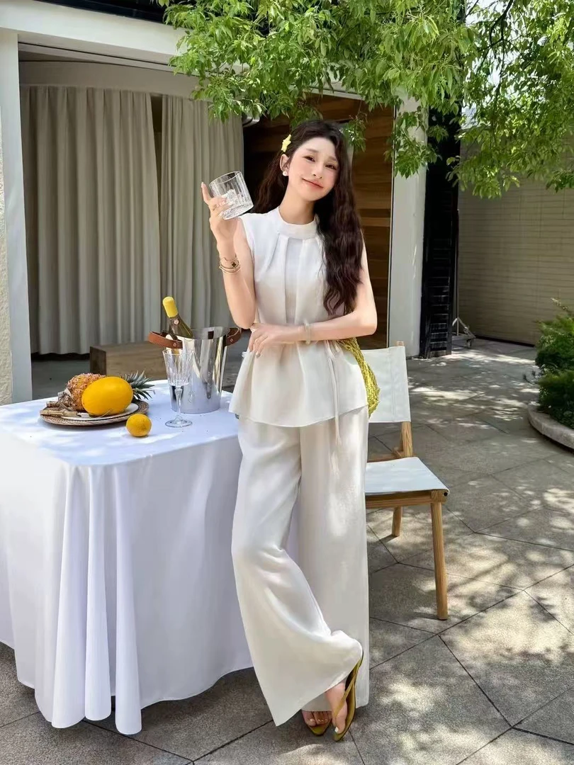 新款无袖上衣➕直筒裤