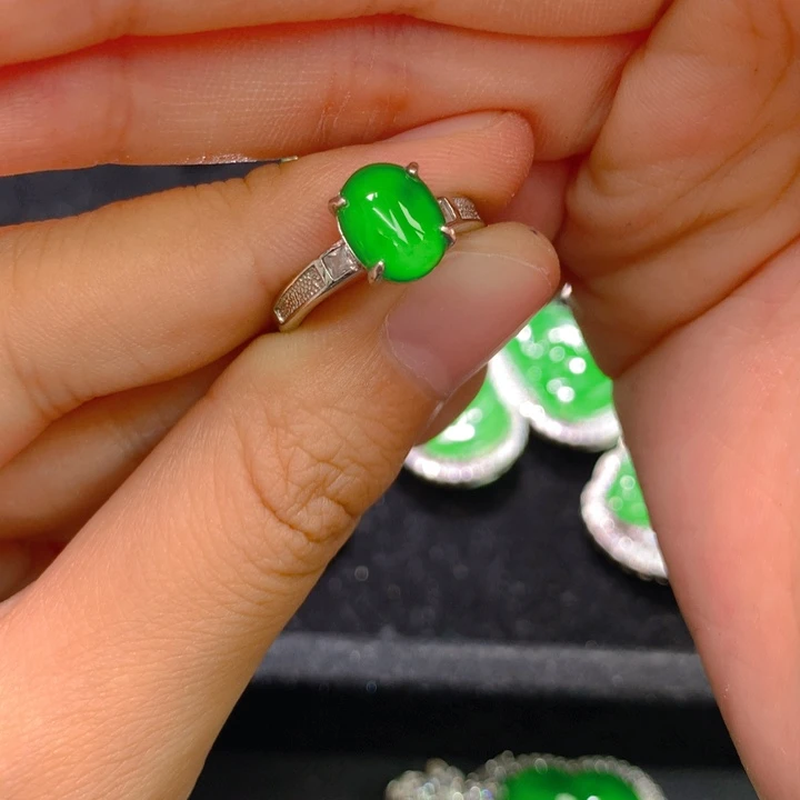 翡翠戒指银S925镶嵌一个