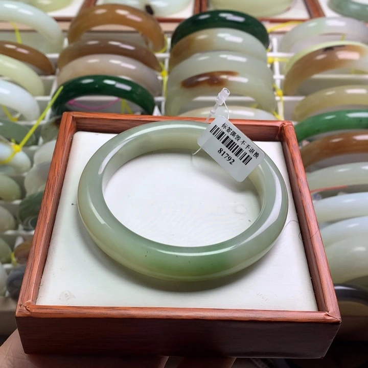 和田玉手镯未镶嵌58/59