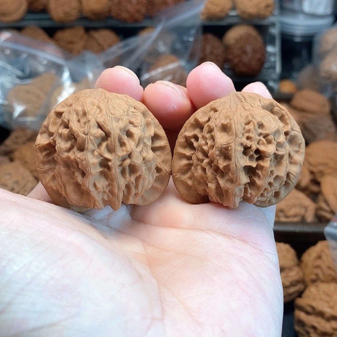 1文玩核桃燕山元宝42-351