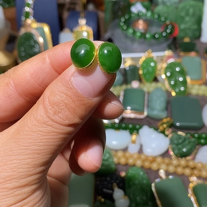 和田玉（碧玉）18K金镶嵌吊坠(不含链)