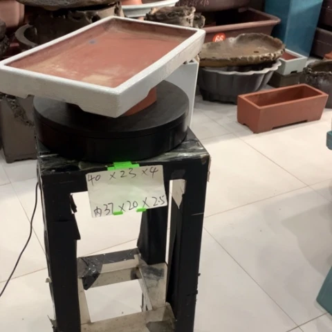 紫砂花盆无孔的水底