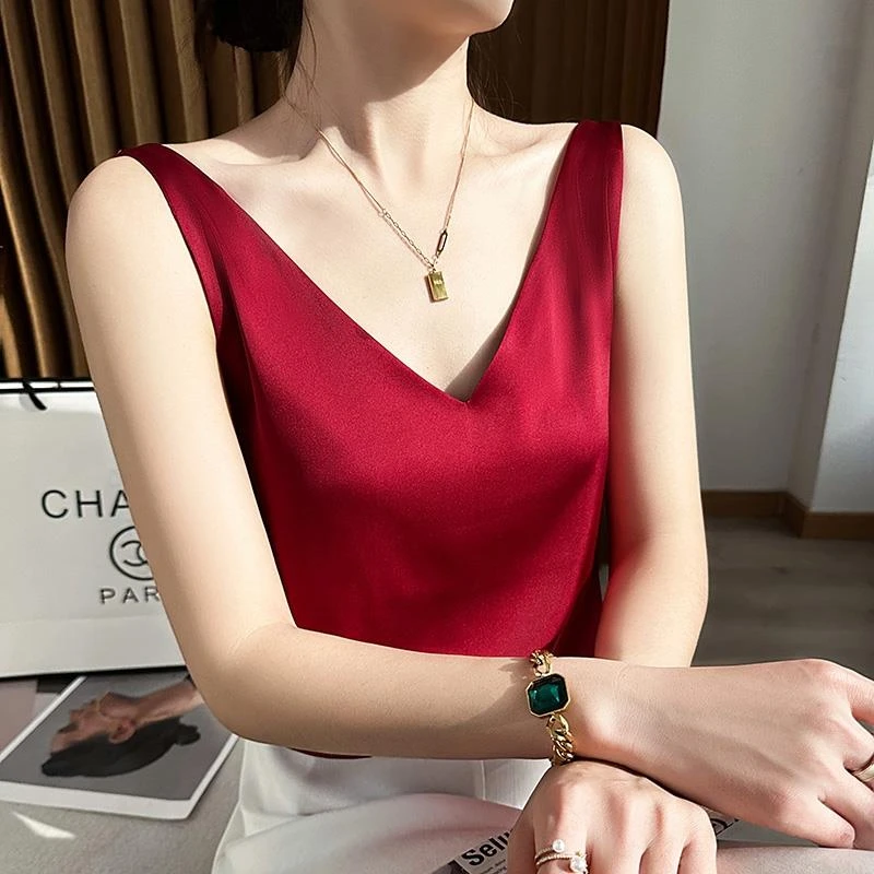 真丝吊带背心女夏季2025新款西装白色内搭醋酸缎面桑蚕丝V领上衣