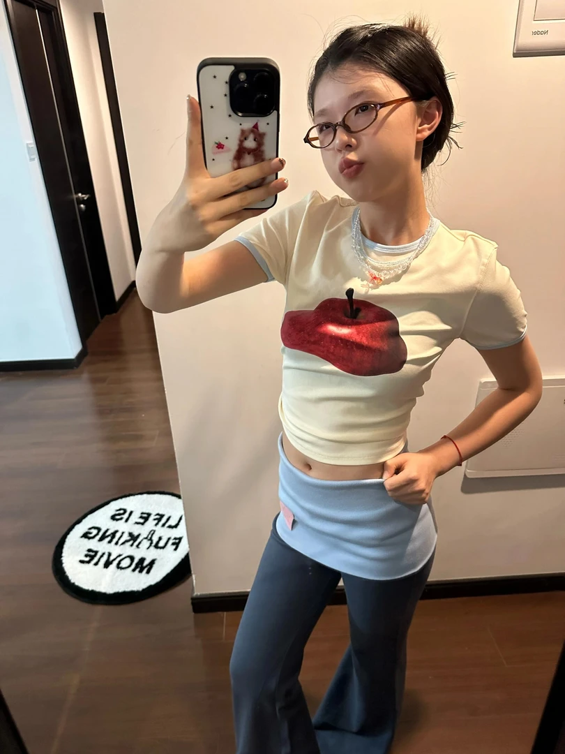 美式正肩短袖t恤女夏季苹果印花短款半袖辣妹风弹力修身撞色上衣