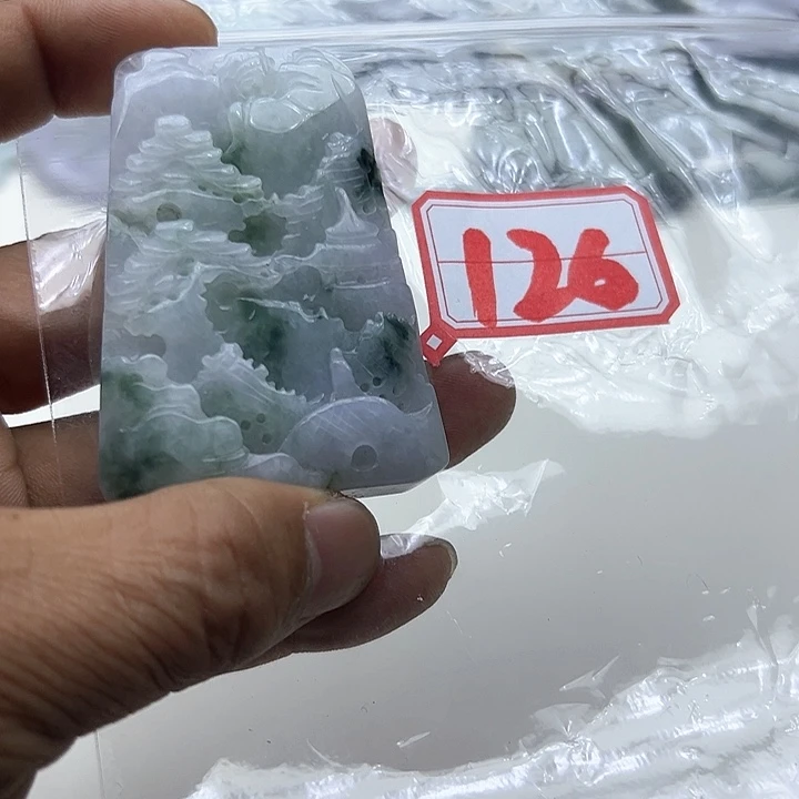 翡翠颈饰未镶嵌小*