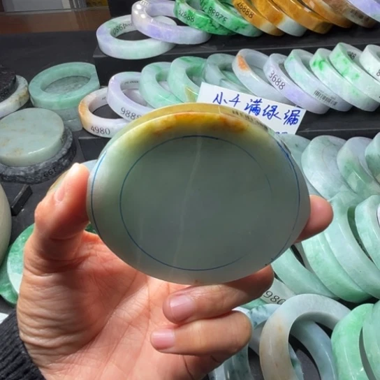 定制翡翠未镶嵌翡翠手镯