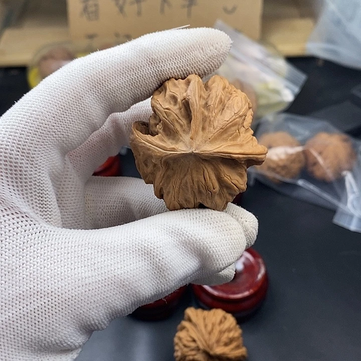 善***慧吊坠文玩核桃瑕疵不退不换