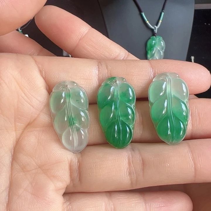 石英质玉未镶嵌颈饰